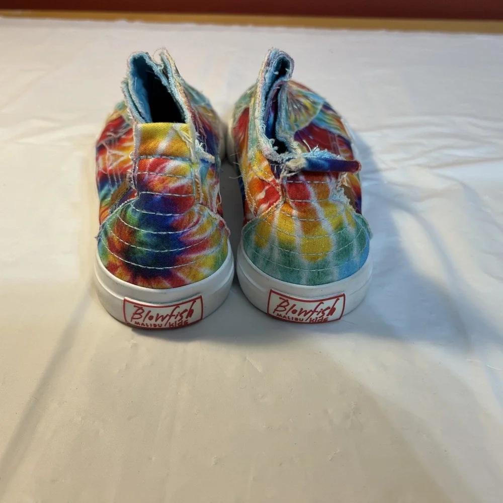 Blowfish Malibu Kids Girl's Slip On Flat Sneakers DB8 Multicolor Tie-Dye Size 4